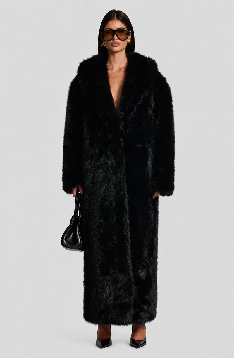 Valentina - Cappotto Lungo in Eco-Pelliccia