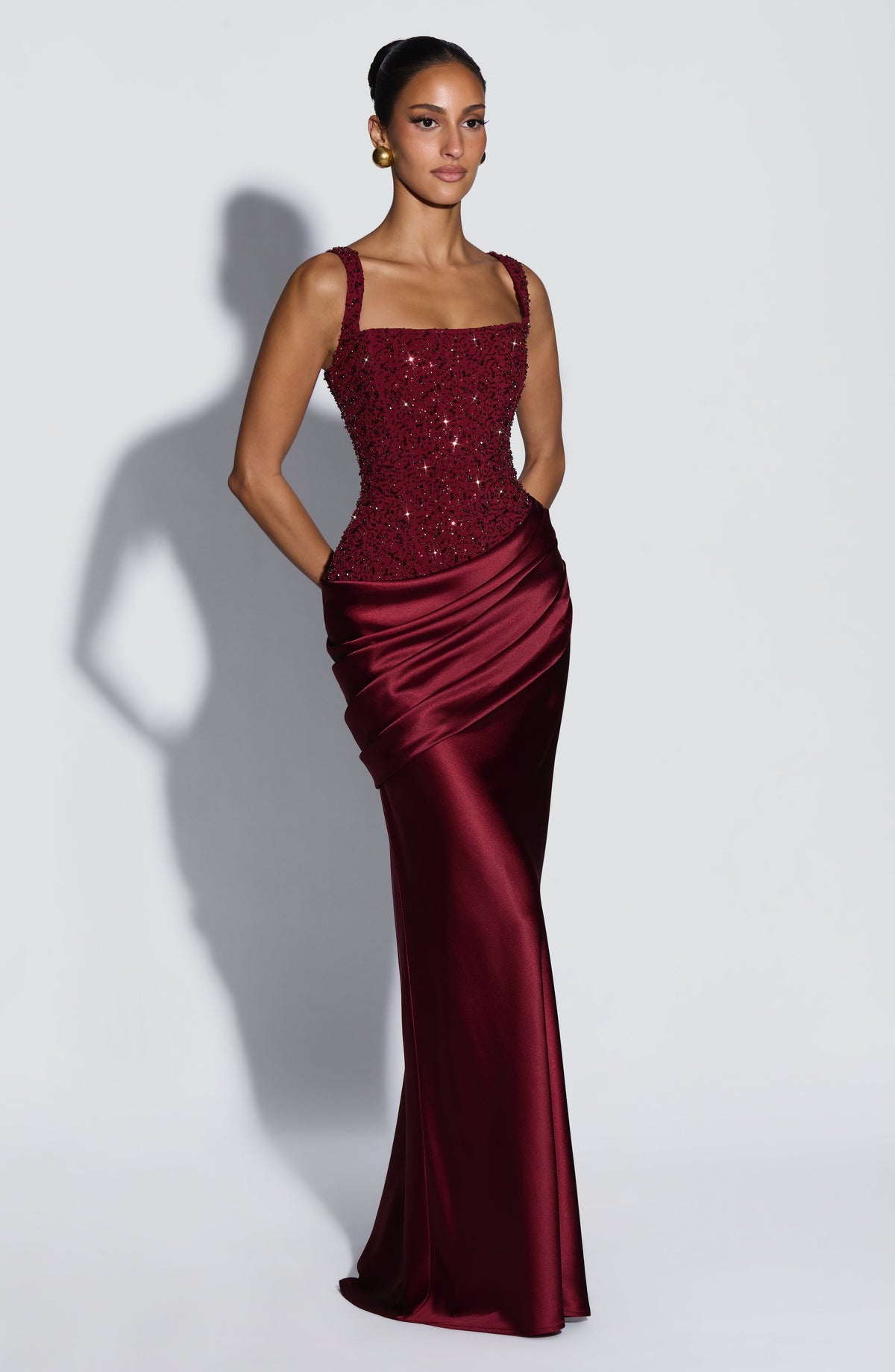 Alejandra - Abito Lungo in Raso Bordeaux