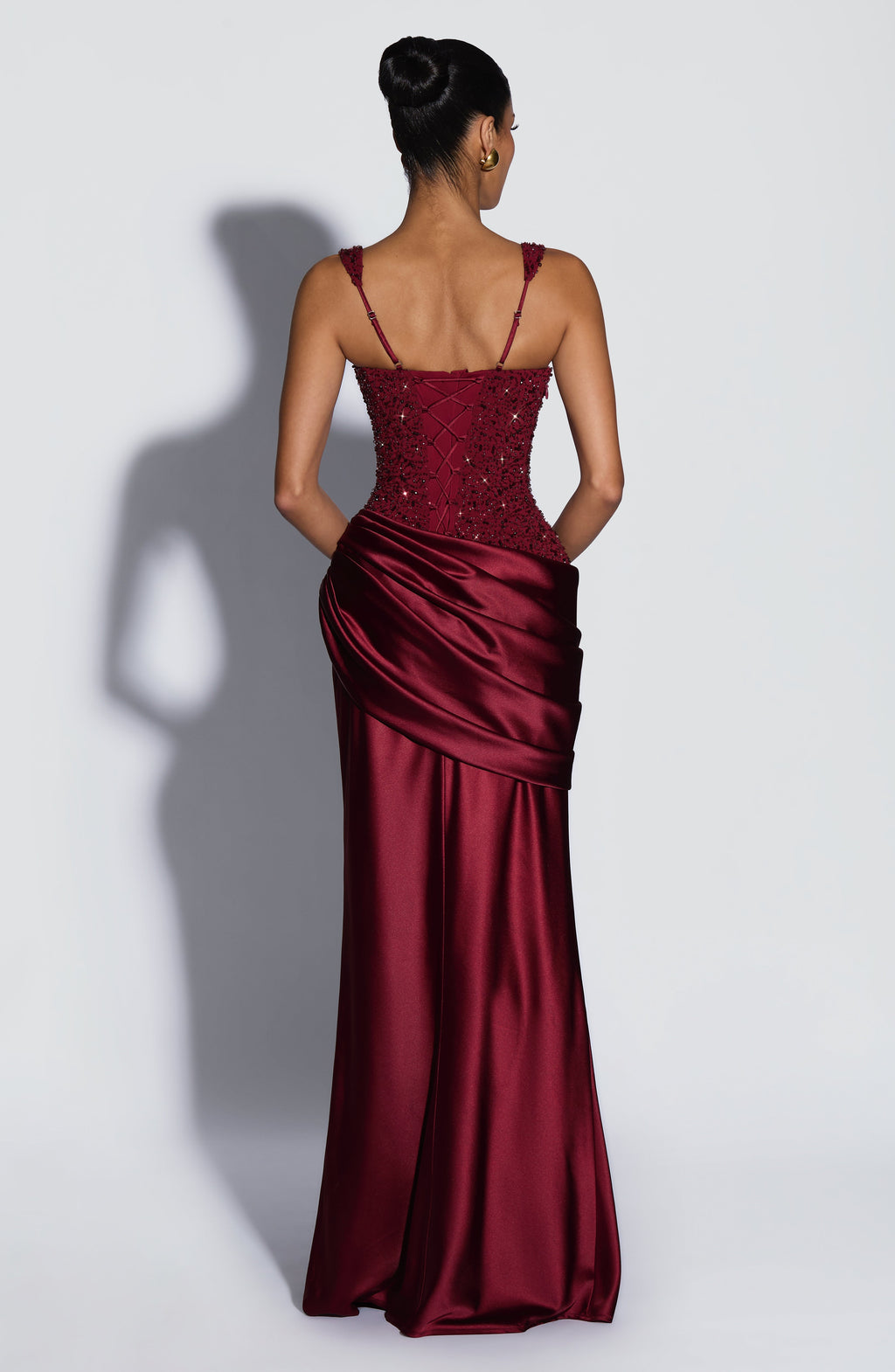 Alejandra - Abito Lungo in Raso Bordeaux