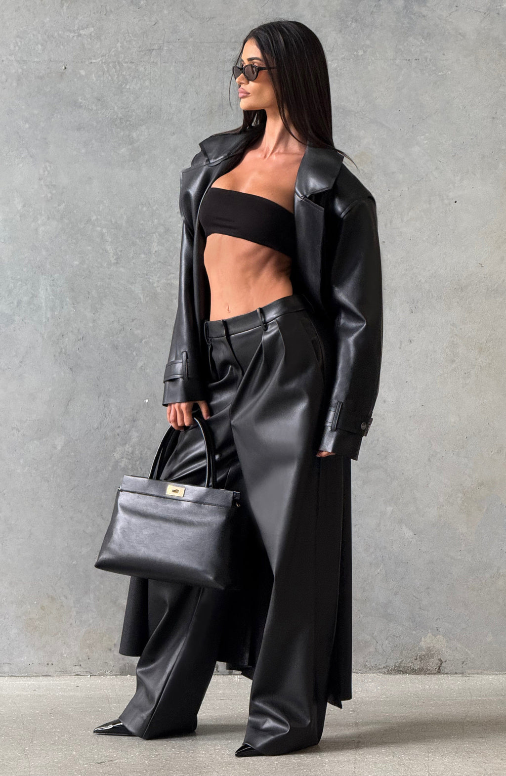 Sofía - Gabardina in Similpelle Nera