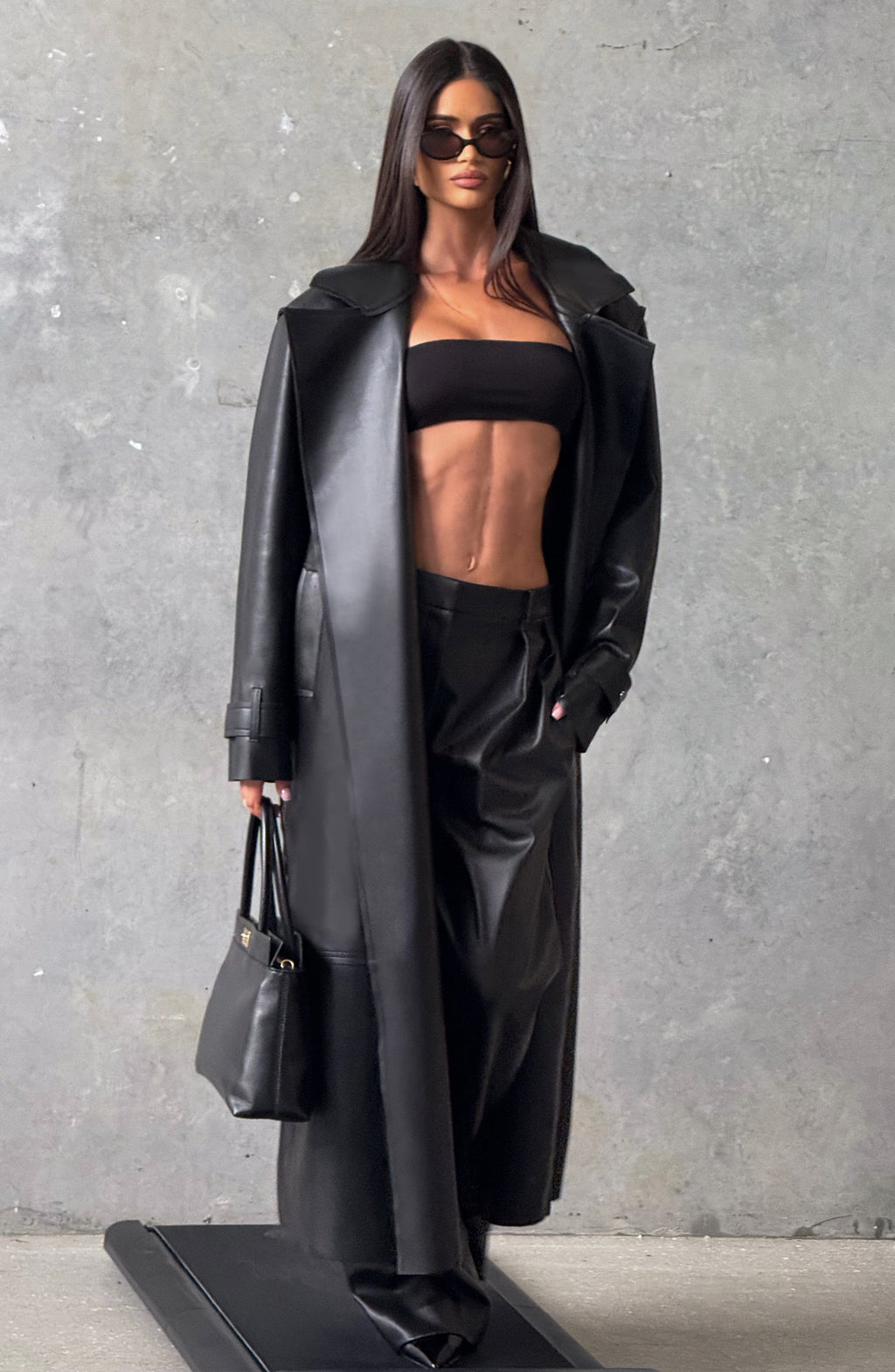 Sofía - Gabardina in Similpelle Nera