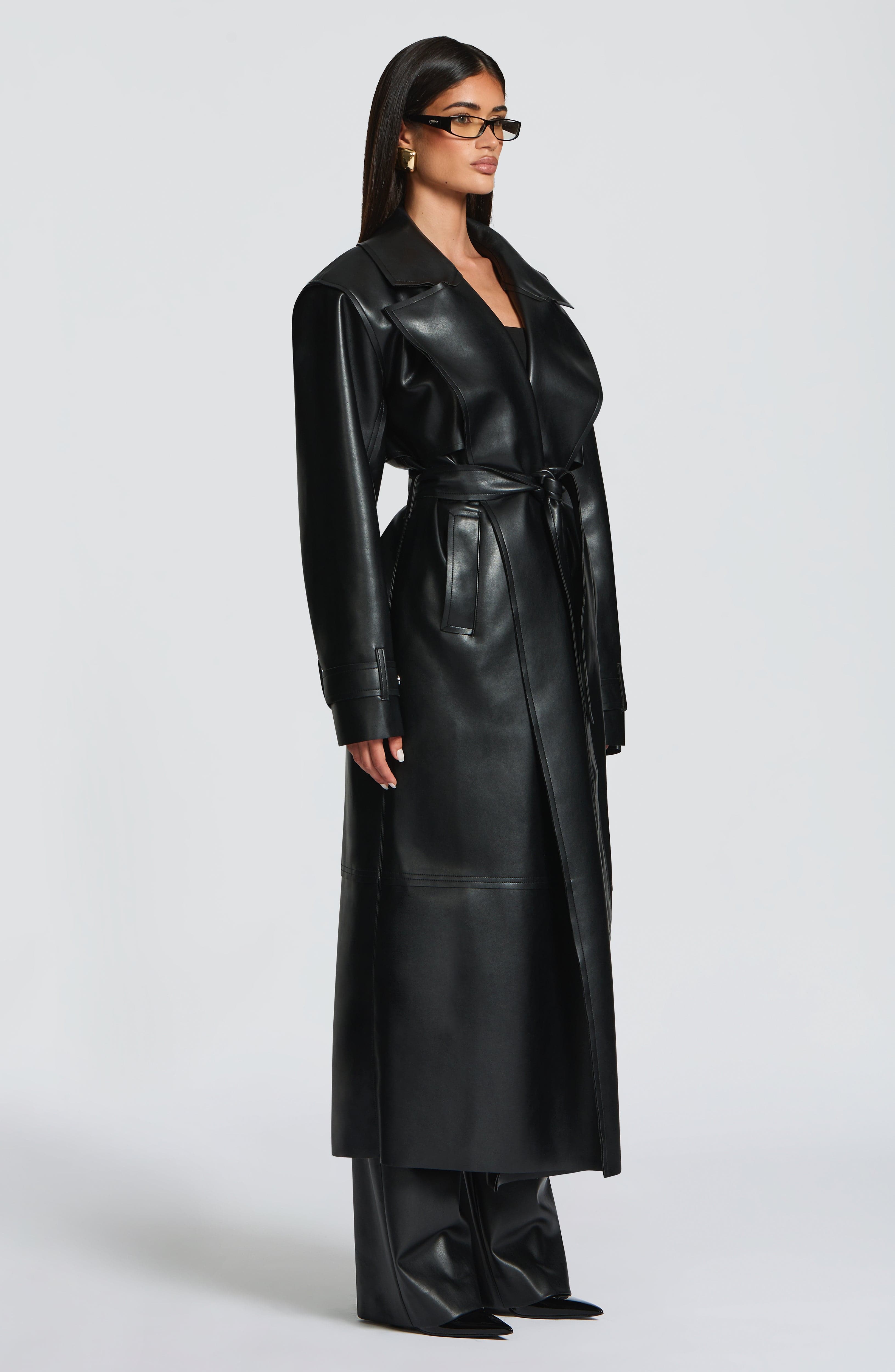Sofía - Gabardina in Similpelle Nera