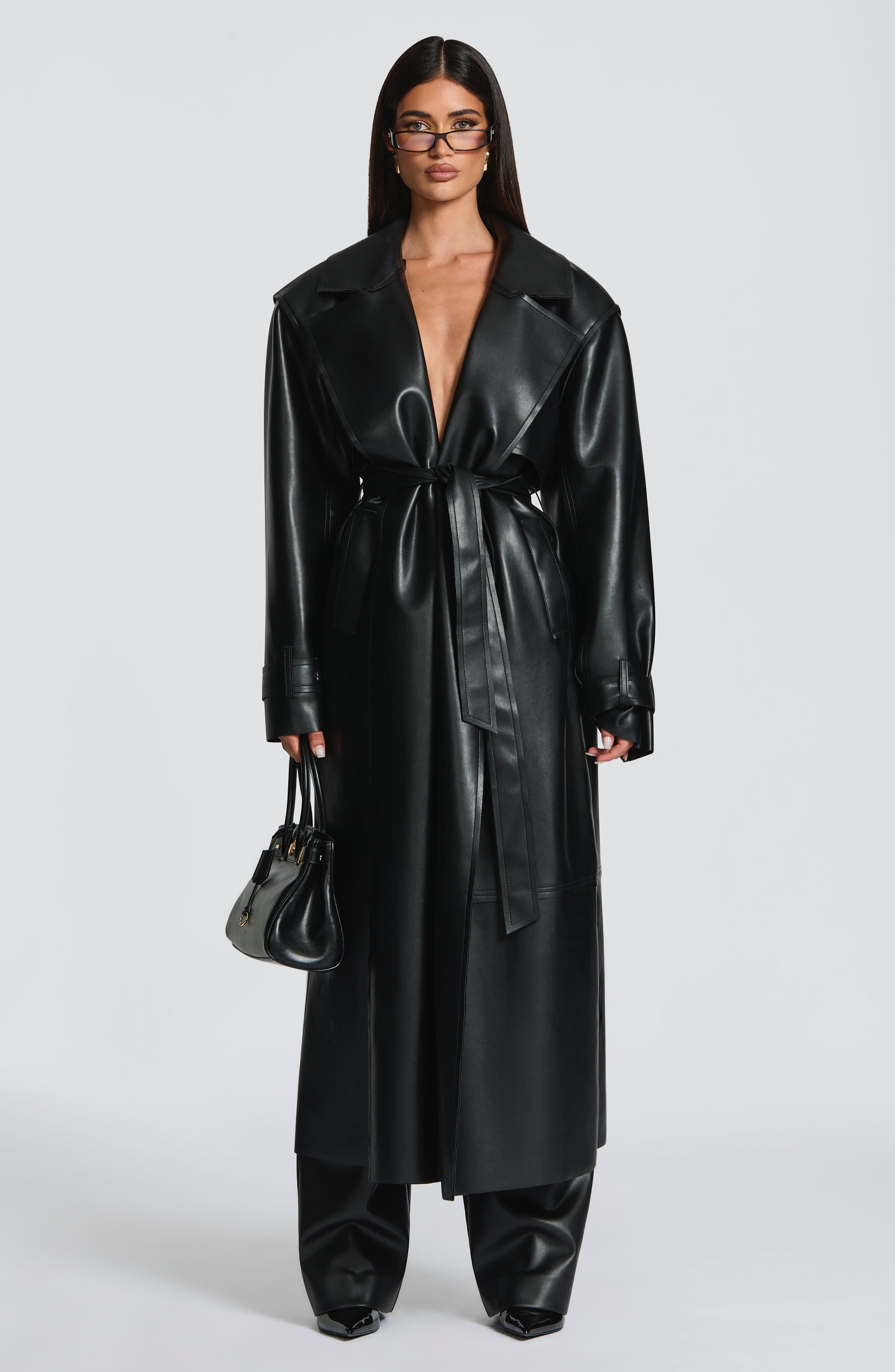 Sofía - Gabardina in Similpelle Nera