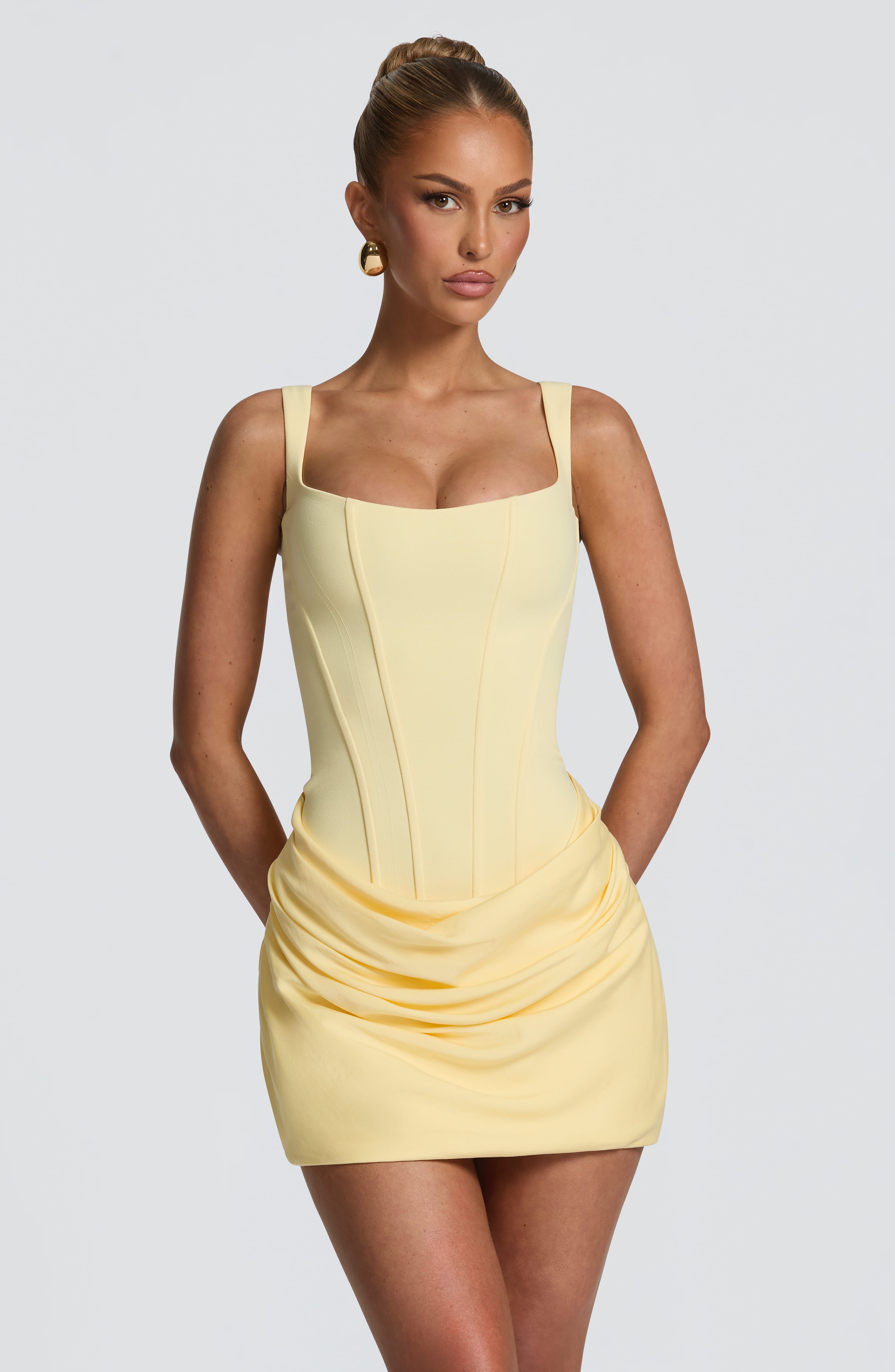 Regina - Abito Mini in Crêpe Giallo
