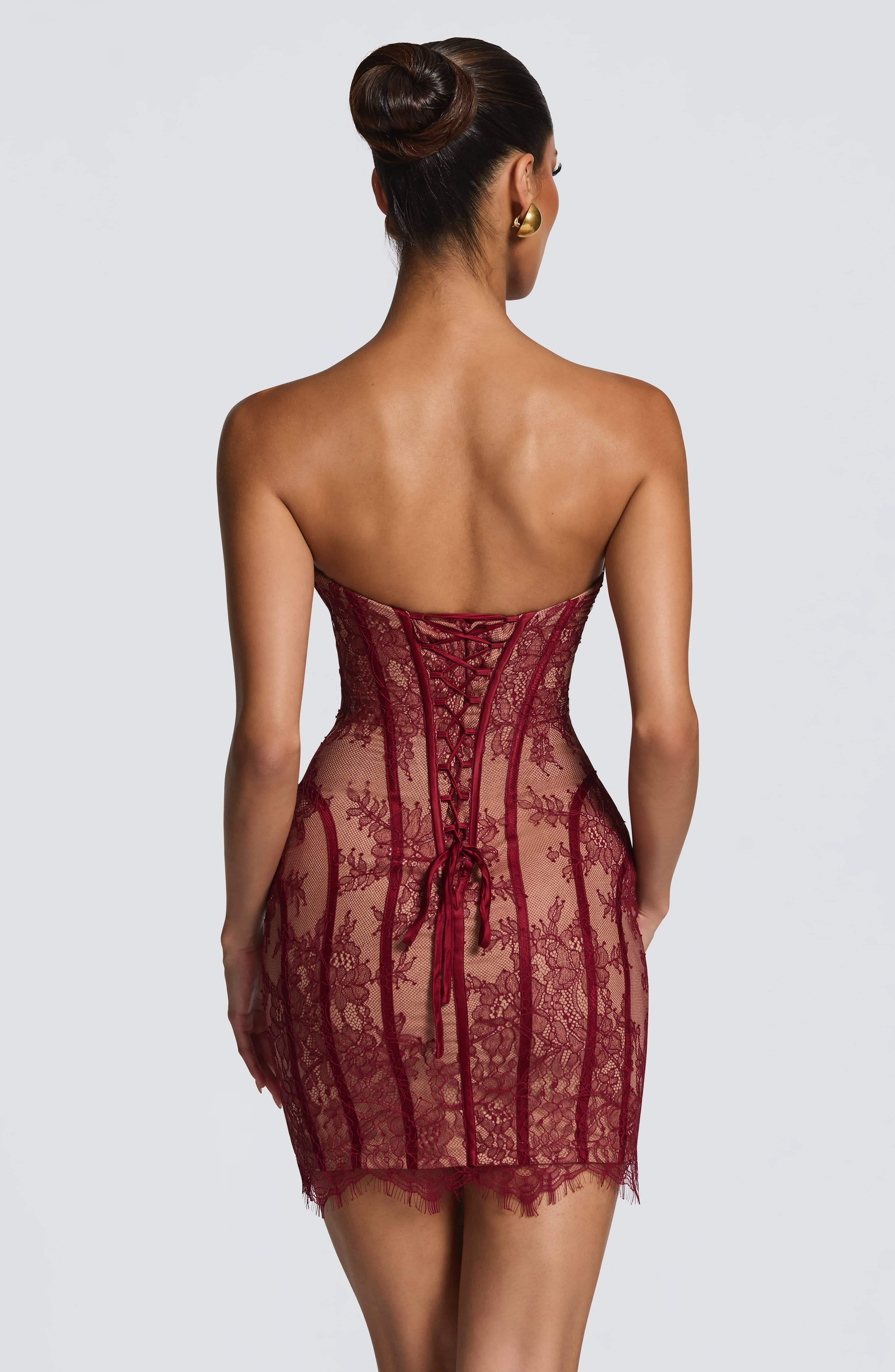 Sian - Abito Mini in Pizzo Floreale Bordeaux