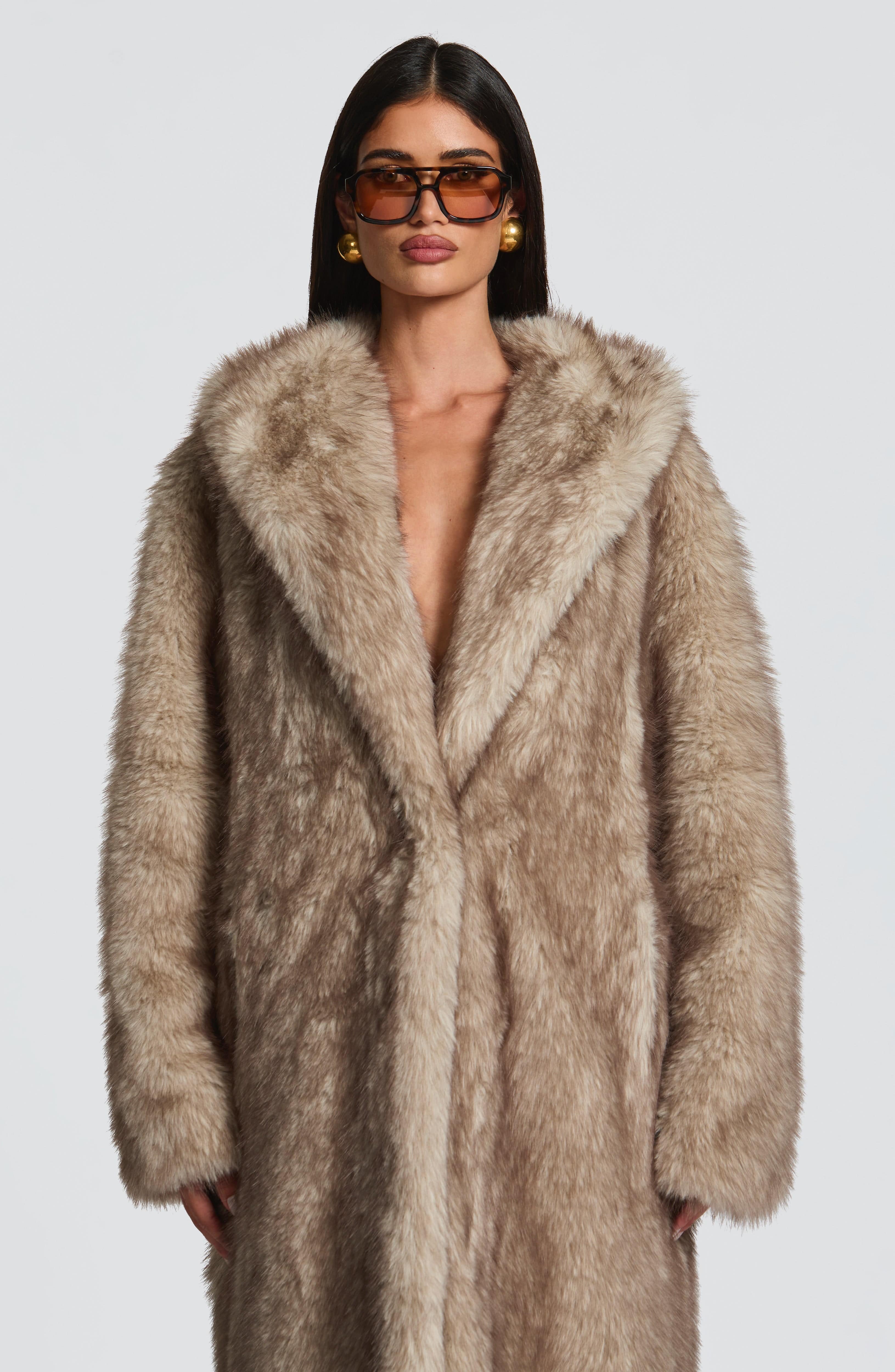Inés - Cappotto Lungo in Eco-Pelliccia Beige