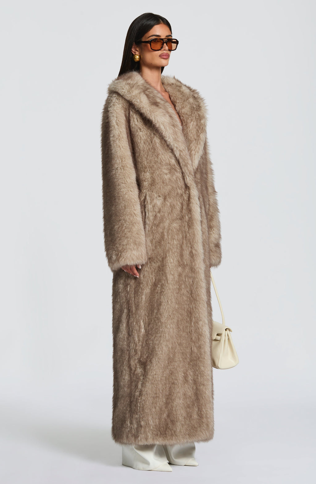 Inés - Cappotto Lungo in Eco-Pelliccia Beige