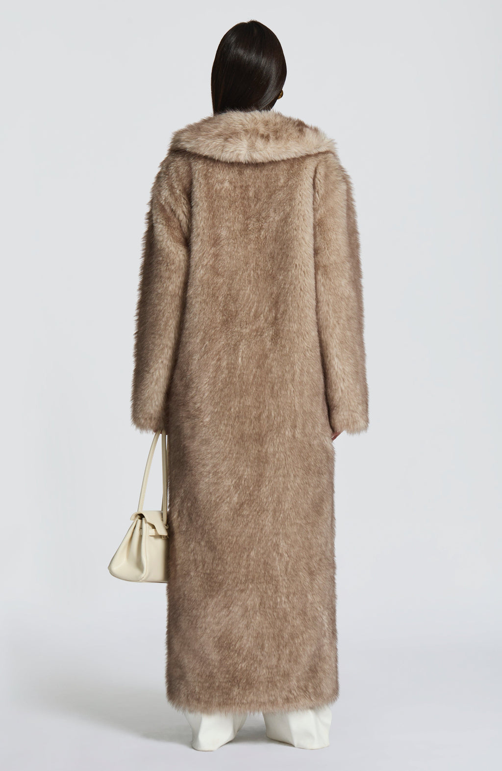 Inés - Cappotto Lungo in Eco-Pelliccia Beige