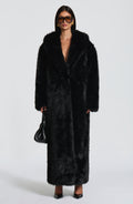 Valentina - Cappotto Lungo in Eco-Pelliccia