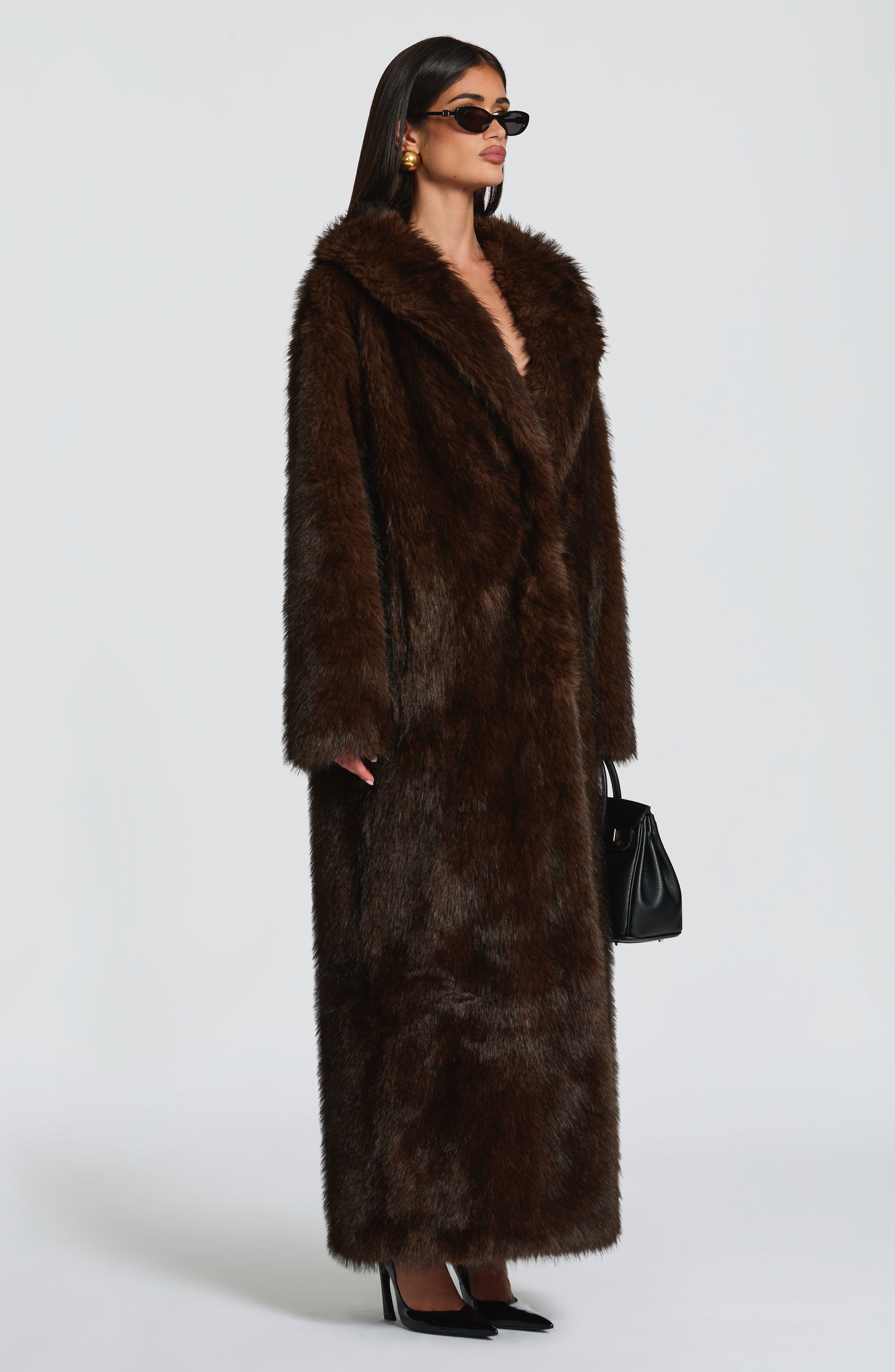Martina - Cappotto Lungo in Eco-Pelliccia Cioccolato